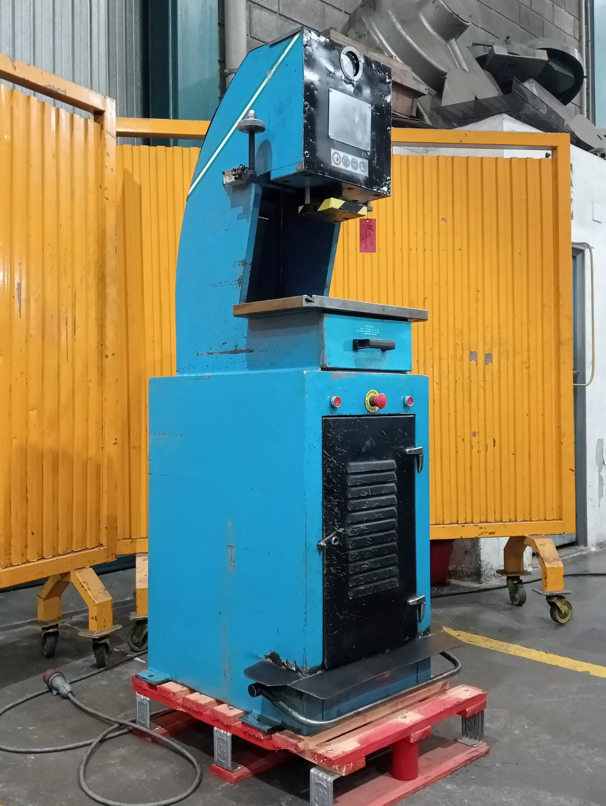 Compra máquina R.J.L. - Cuello de cisne